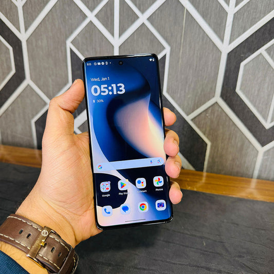 Motorola Edge 2024 | 256GB Storage | 8GB RAM | Snapdragon 7s Gen 2 | 5000 mAh Battery | 50MP Camera | Non PTA Approved (SIM Locked) |
