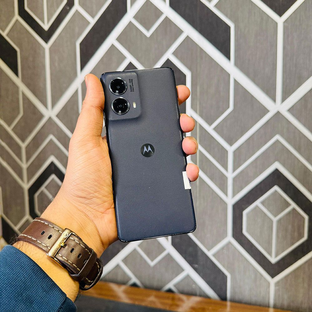 Motorola Edge 2024 | 256GB Storage | 8GB RAM | Snapdragon 7s Gen 2 | 5000 mAh Battery | 50MP Camera | Non PTA Approved (SIM Locked) |