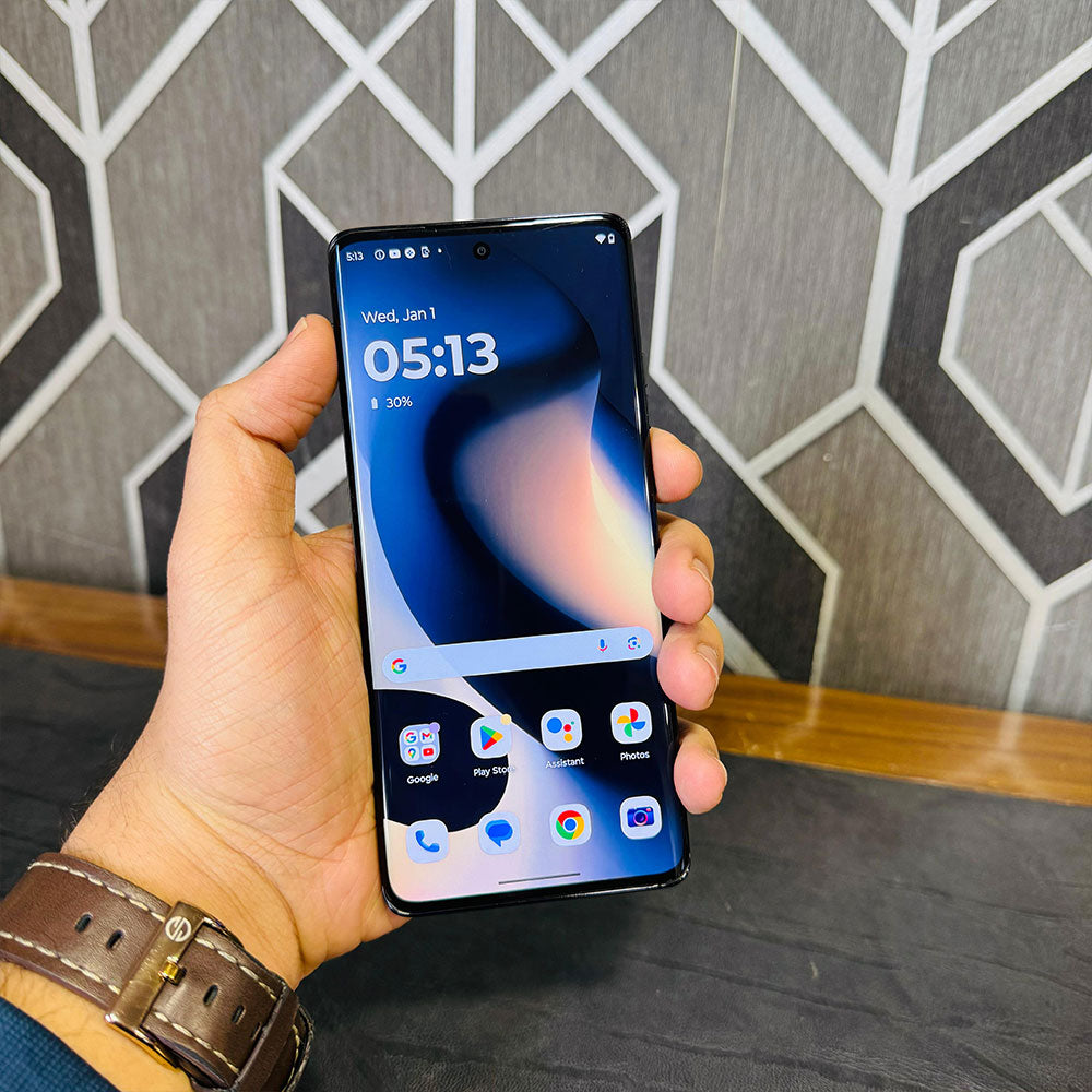Motorola Edge 2024 | 256GB Storage | 8GB RAM | Snapdragon 7s Gen 2 | 5000 mAh Battery | 50MP Camera | Non PTA Approved (SIM Locked) |