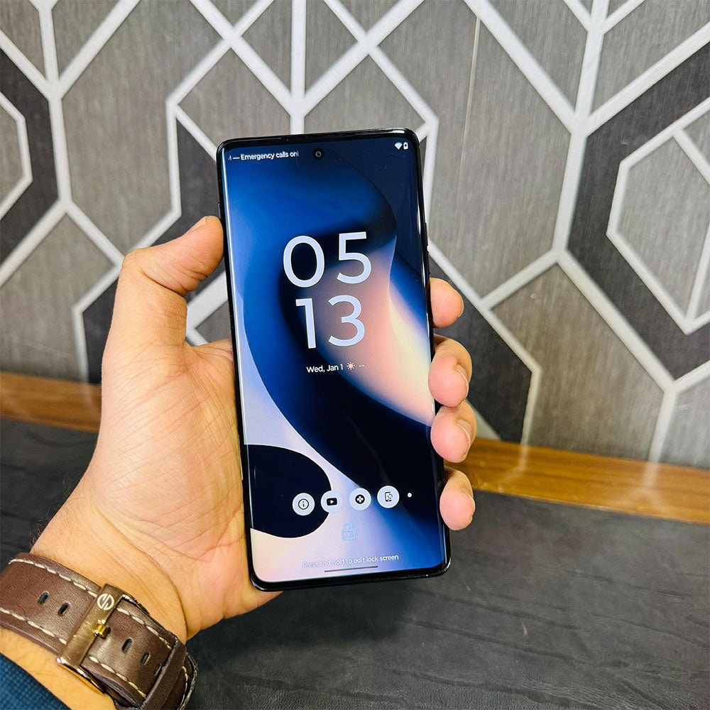 Motorola Edge 2024 | 256GB Storage | 8GB RAM | Snapdragon 7s Gen 2 | 5000 mAh Battery | 50MP Camera | Non PTA Approved (SIM Locked) |