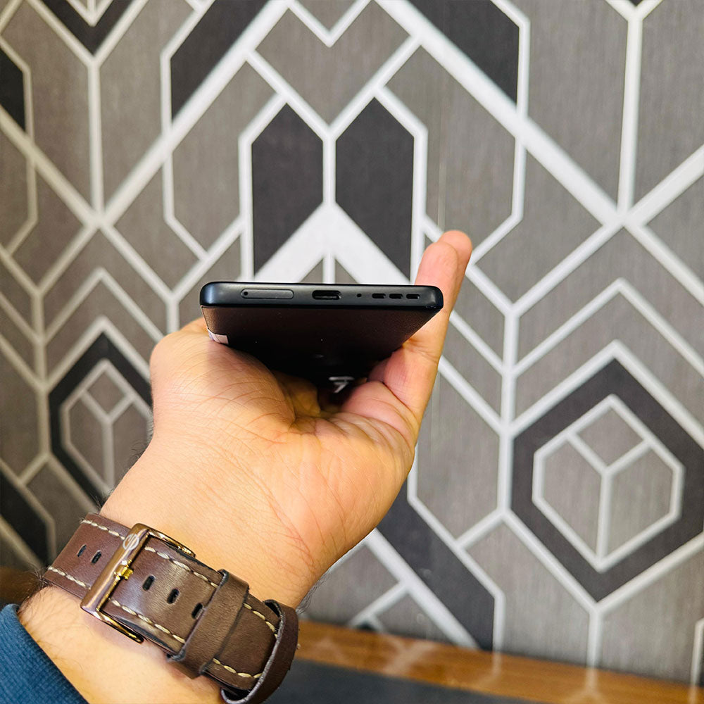 Motorola Edge 2024 | 256GB Storage | 8GB RAM | Snapdragon 7s Gen 2 | 5000 mAh Battery | 50MP Camera | Non PTA Approved (SIM Locked) |